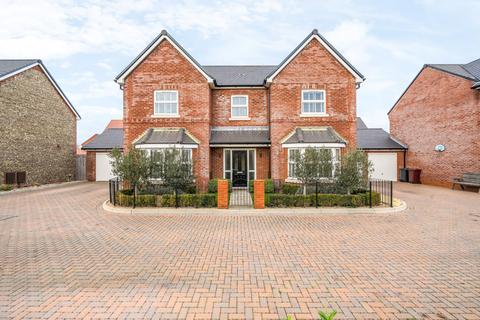 4 bedroom detached house for sale, Hornbeam Walk, Bracklesham Bay, PO20