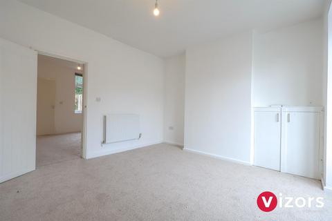 7 Arrow Road South, Redditch, B98 8NX