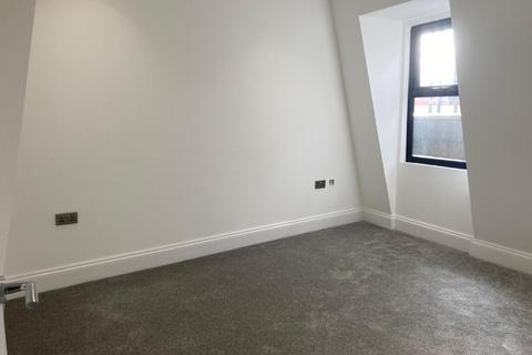 2 bedroom flat to rent, Rye Lane, London, SE15