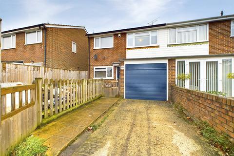 3 bedroom end of terrace house for sale, Beaulieu Gardens, Blackwater, Camberley, Hampshire, GU17