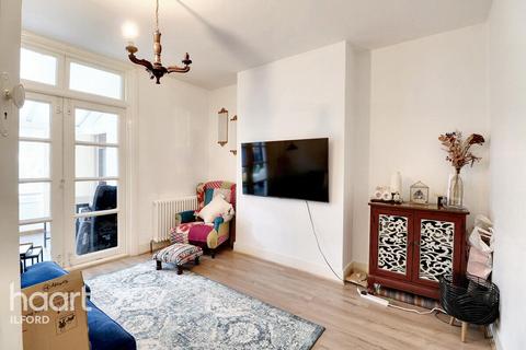 102 Shirley Gardens, Barking, IG11 9XA