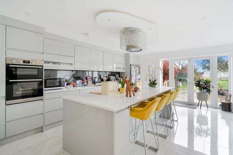 115 Higher Drive, Banstead, SM7 1PS