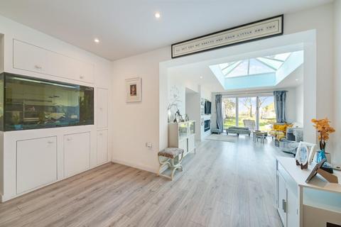 115 Higher Drive, Banstead, SM7 1PS