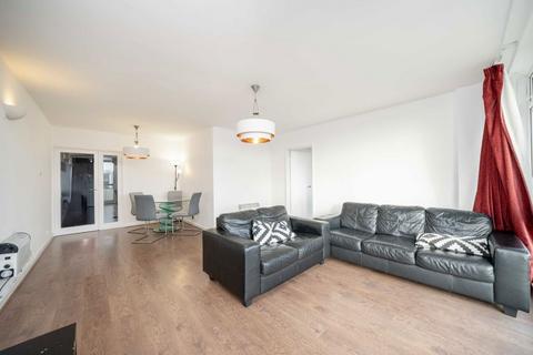 2 bedroom flat to rent, Regents Park Road, London N3