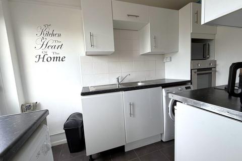 2 bedroom flat for sale, The Lakes Road, Bewdley, DY12