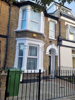 4 bedroom terraced house to rent, Capworth Street, London E10