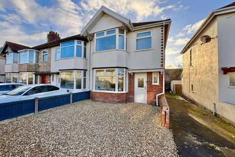 3 bedroom end of terrace house for sale, Warbreck Hill Road, North Shore FY2