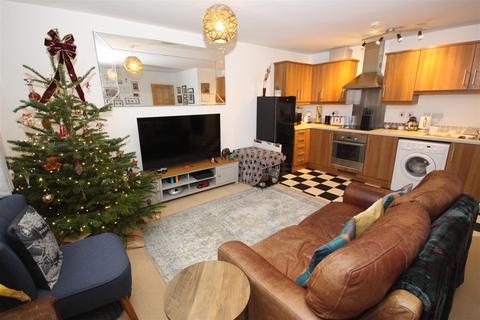 1 bedroom flat for sale, Wyncliffe Gardens, Cardiff