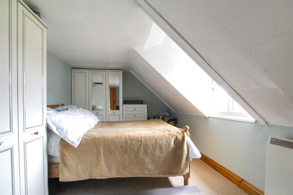 Bedroom One - b.JPG