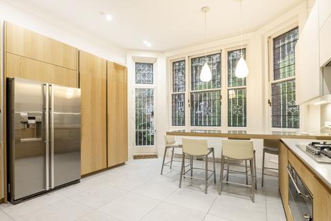 3 bedroom apartment to rent, Bina Gardens, South Kensington, London SW5