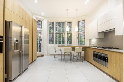 3 bedroom apartment to rent, Bina Gardens, South Kensington, London SW5