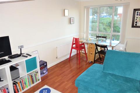 2 bedroom house to rent, Plas St. Pol De Leon, Penarth