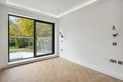 3 bedroom duplex to rent, The Ridge Way, South Croydon, Surrey, CR2