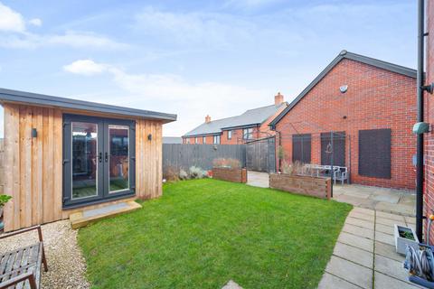 3 bedroom semi-detached house for sale, Hawser Road, Tewkesbury, Gloucestershire