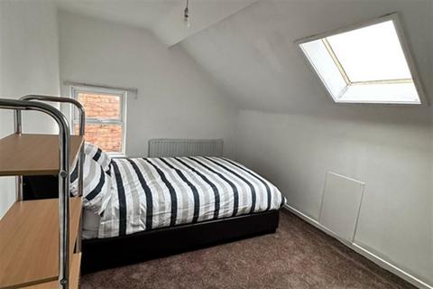 5 bedroom semi-detached house to rent, Sweetman Street, Wolverhampton