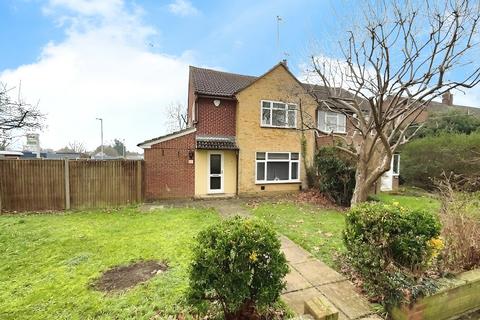 3 bedroom semi-detached house for sale, Burnetts Road, Windsor, Berkshire