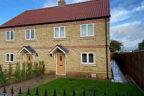 4 bedroom semi-detached house to rent, Mildenhall Road, Fordham, Cambs, CB7