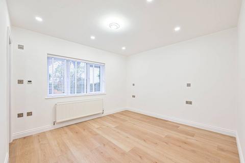 3 bedroom flat to rent, Warwick Road, High Barnet, Barnet, EN5