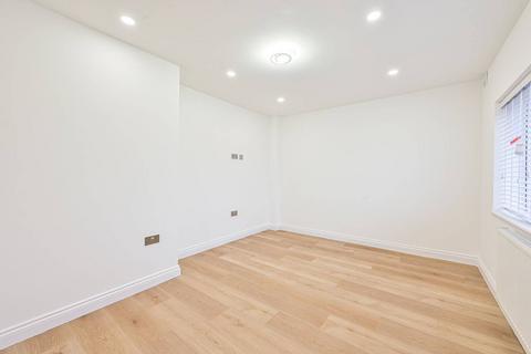 3 bedroom flat to rent, Warwick Road, High Barnet, Barnet, EN5