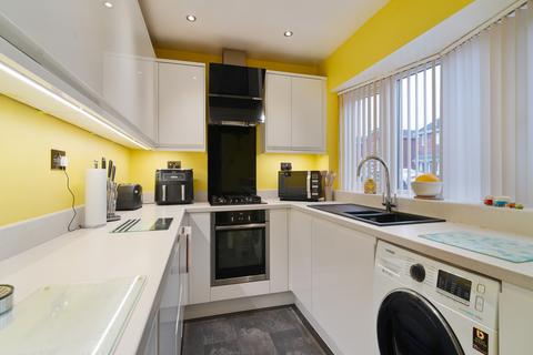 4 bedroom semi-detached house for sale, Farringdon Drive, Rossington, DN11 0