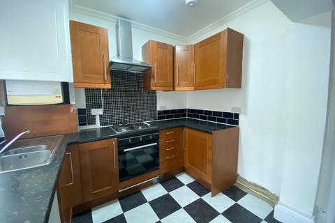 2 bedroom terraced house to rent, 18 Wedderburn Road Barking IG11 7XG