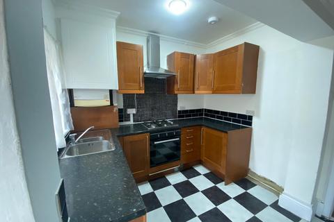 2 bedroom terraced house to rent, 18 Wedderburn Road Barking IG11 7XG