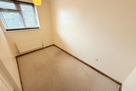 2 bedroom end of terrace house to rent, Kingfisher View, Birmingham B34