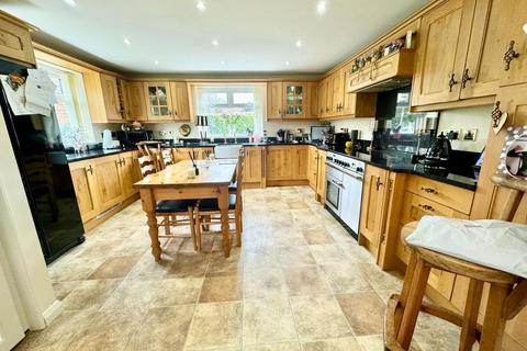 3 bedroom semi-detached house for sale, Queens Drive, Stokesley, Middlesbrough