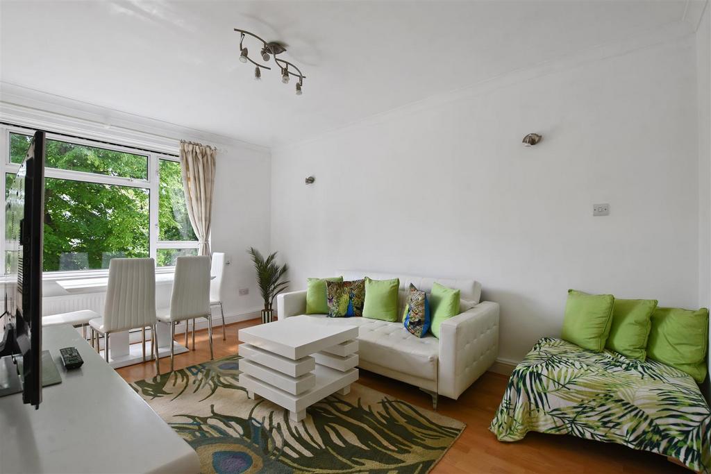15-a8ed GCWT - 37 Sheffield Terrace - Reception -Or