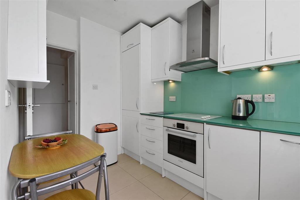 10-7a70 GCWT - 37 Sheffield Terrace - Kitchen 2-Ori