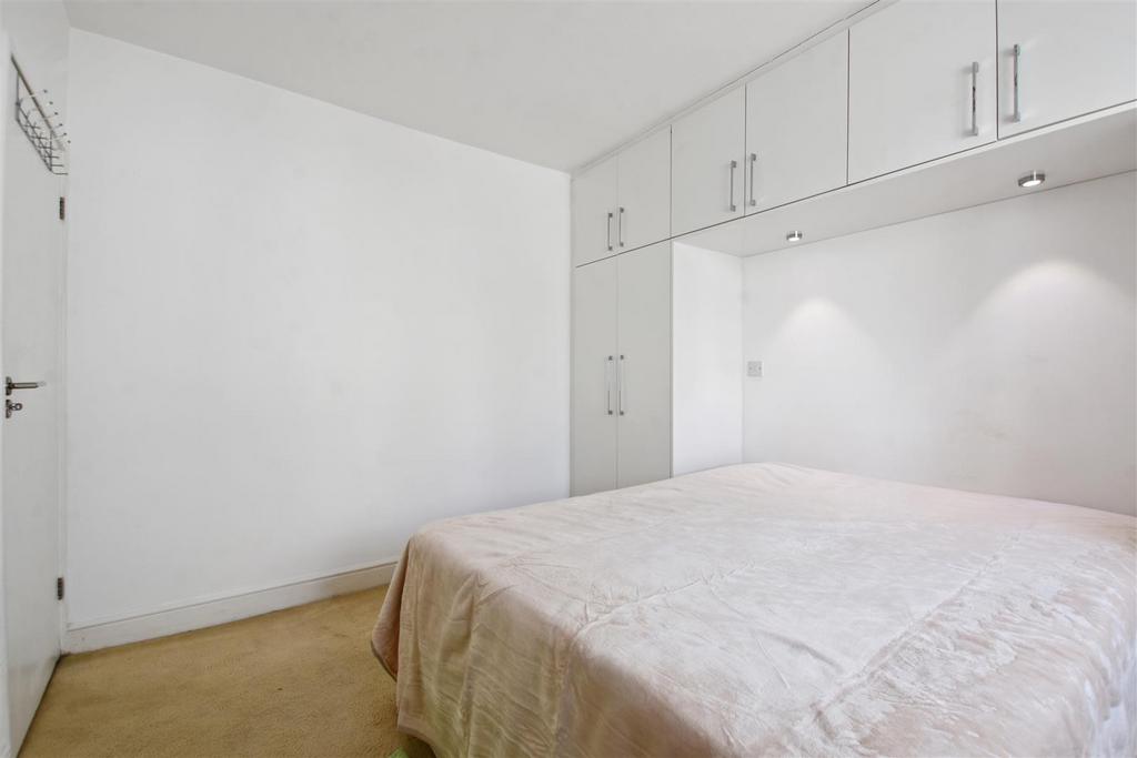 04-592f GCWT - 37 Sheffield Terrace - Bedroom 2 -Or