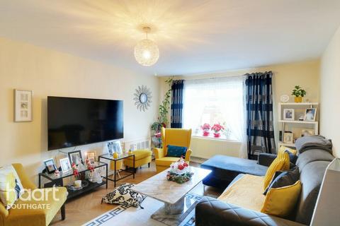 1 bedroom apartment for sale, Windsor Court, London