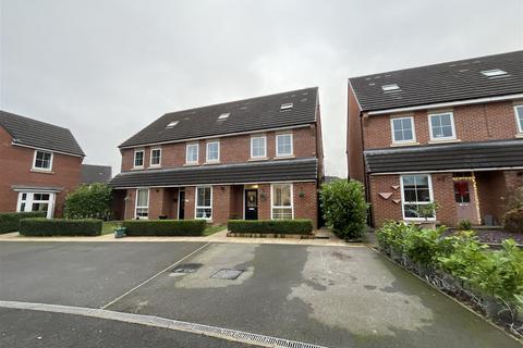 3 bedroom townhouse for sale, Bowers Drive, Silverdale, Newcastle