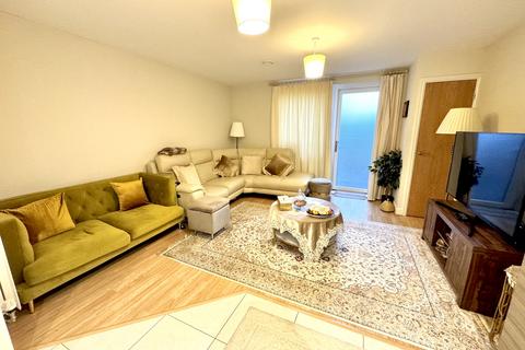 2 bedroom apartment for sale, , Greenford, Greater London, UB6