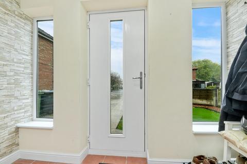 21 Barnes Avenue, Fearnhead, Warrington, WA2 0BL