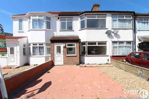 3 bedroom terraced house to rent, Crofts Road, Harrow, HA1