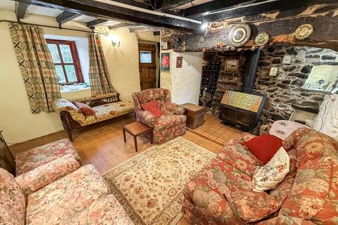 4 bedroom cottage for sale, Brithdir, Llanfyllin