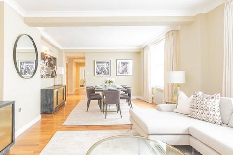 3 bedroom flat to rent, Hill Street, Mayfair