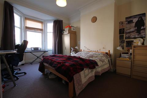 2 bedroom flat to rent, Warton Terrace, Heaton