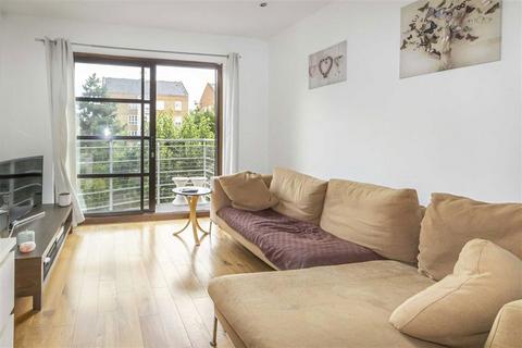 1 bedroom flat to rent, Finland Street, London SE16