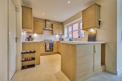 4 bedroom detached house for sale, St. Marys Way, Elmesthorpe