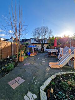 4 bedroom semi-detached house to rent, Walthamstow, London E17