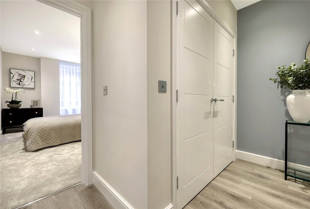 Show Apartment