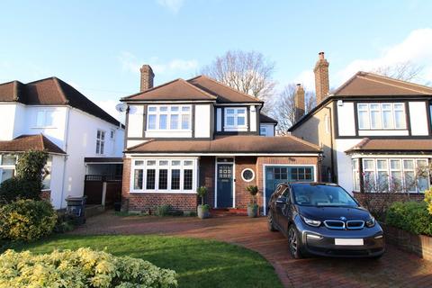 5 bedroom detached house to rent, Hayes Chase, West Wickham BR4