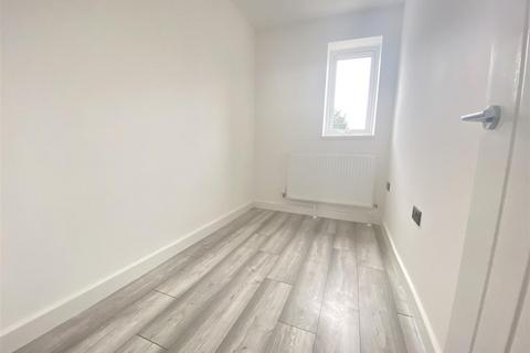 4 bedroom end of terrace house for sale, Frederick Road, Rainham