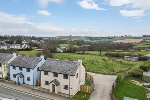 4 bedroom detached house to rent, Fore Street, Langtree, Torrington