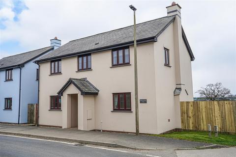 4 bedroom detached house to rent, Fore Street, Langtree, Torrington