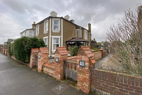 2 bedroom flat for sale, Godwyn Road, Deal, CT14