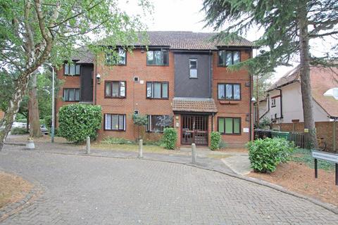 1 bedroom flat to rent, Acorn Grove, Hayes UB3