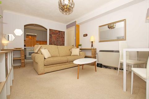 1 bedroom flat to rent, Acorn Grove, Hayes UB3